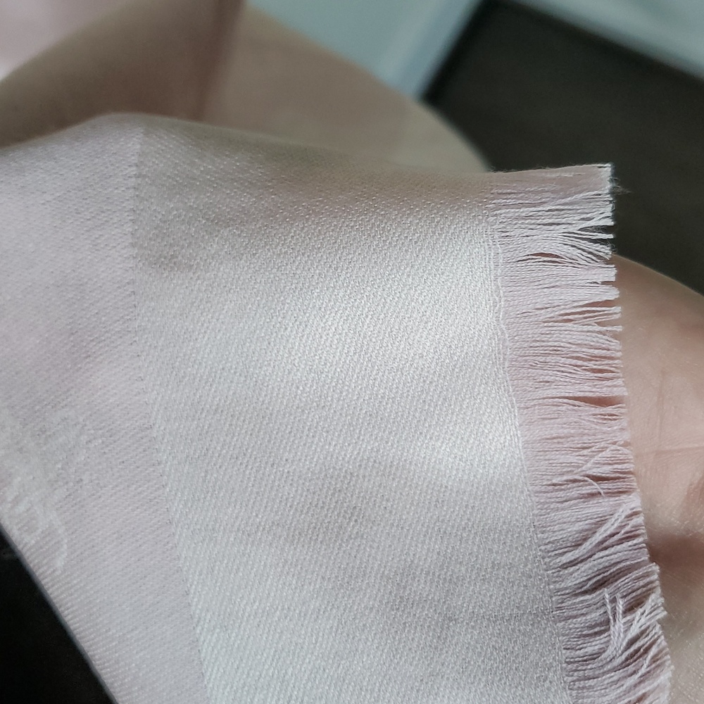 BNWT Coach Extra Fine Wool Rectangular Scarf In Blush Pink - Picture 4 of 6